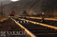 Движение через железнодорожный переезд в Хакасии ограничат