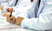 В Хакасии 59 выпускников получили право работать врачами