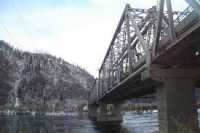 Закрытие моста через Енисей в Хакасии отложили