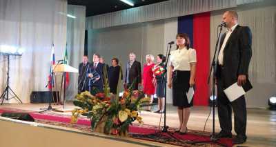 Виктор Зимин поздравил с вступлением в должность главу Алтайского района