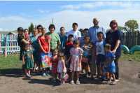 В Хакасии детям из малого села помогли собраться в школу
