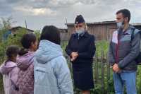 Сотрудники Абаканского ЛО МВД России посетили несовершеннолетних, проживающих в поселке Хоных