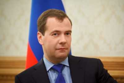 Медведев допустил переход на четырехдневную рабочую неделю