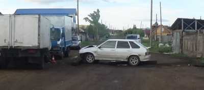 В Хакасии пьяный парень за рулем Lada протаранил ЗИЛ