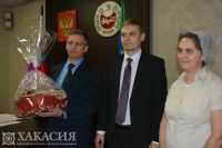 Валентин Коновалов поздравил многодетные семьи с наступающими праздниками