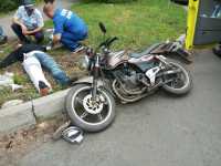 Автоледи травмировала мотоциклиста