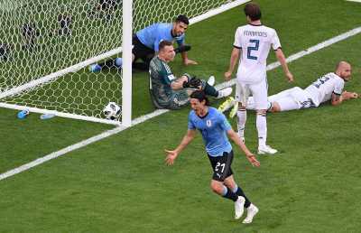 Сборная России по футболу крупно уступила Уругваю