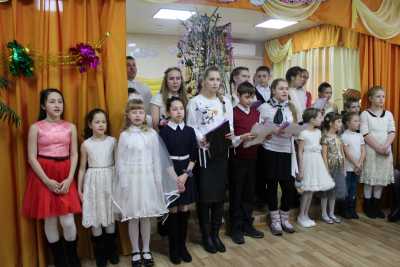 В Хакасии волонтёры воскресной школы подарили детям праздник
