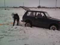Под Абаканом машины застряли в ДТП и снегу