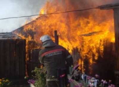 В Черногорске пламя прошлось по гаражу