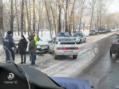 В Абакане на улице Пушкина в районе музея из-за аварии образовалась пробка