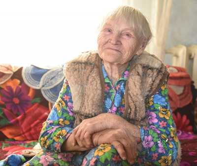 Свой 96-летний день рождения Валентина Егоровна Ковригина отметила традиционно, в кругу близких — сына, дочери, шести внуков и восьми правнуков. 