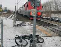 Сбит, но не сломлен: в соседнем крае велосипедист травмирован поездом
