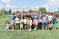 Мини-футбольное поле открыл глава Хакасии в деревне Кайбалы